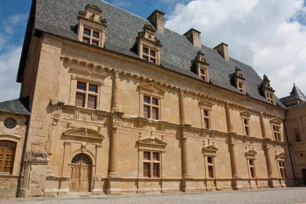 château de Bournazel cours intérieur